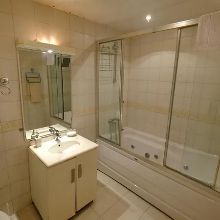 Olya Boutique Hotel *